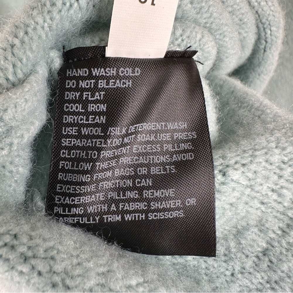 Uniqlo V-Neck Button Down Wool Blend Cardigan - Picture 6 of 8